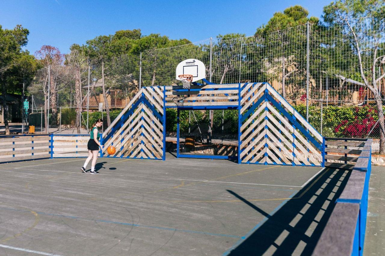 Camping Vilanova Park Виланова-и-ла-Желтру Экстерьер фото
